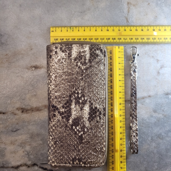 Wallet Clutch Faux leather Snake skin pattern. Double zipper. Brown beige. - Picture 5 of 6